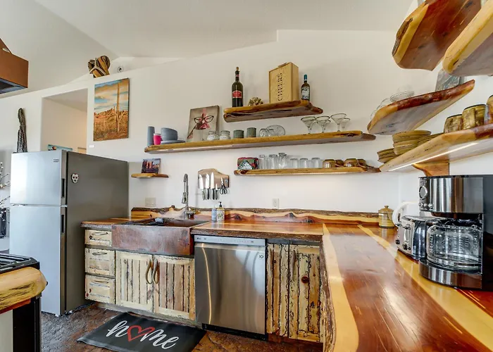 Surrounding Mtn & Valley Views! Getaway