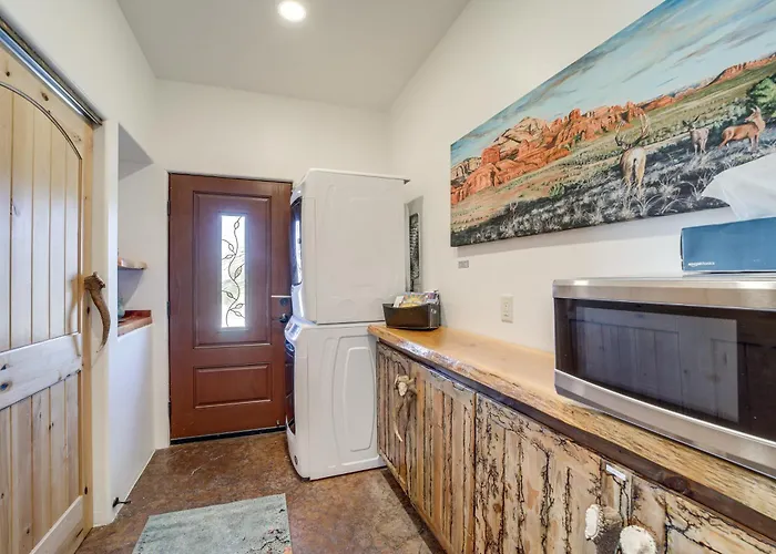 Surrounding Mtn & Valley Views! Getaway